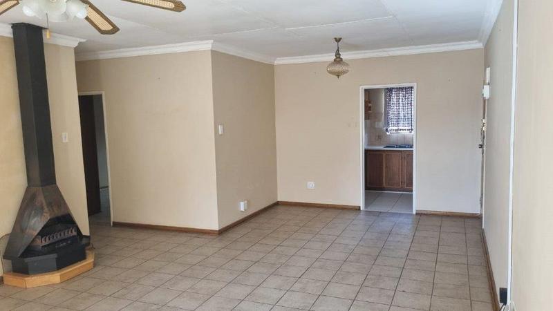 To Let 3 Bedroom Property for Rent in Ladybrand Free State